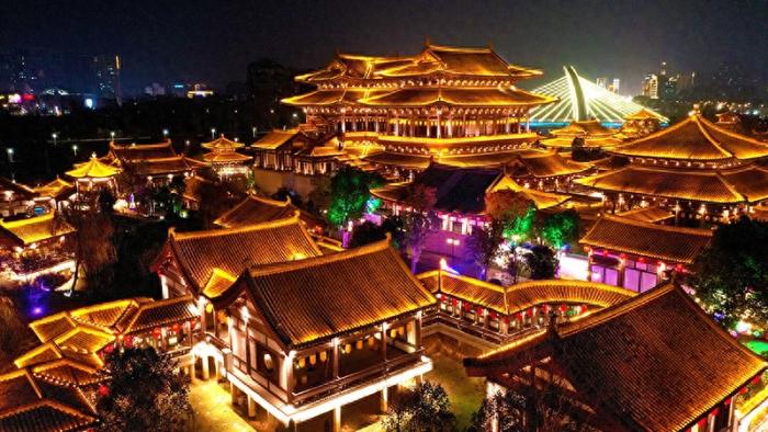 龍潭裡景區夜景