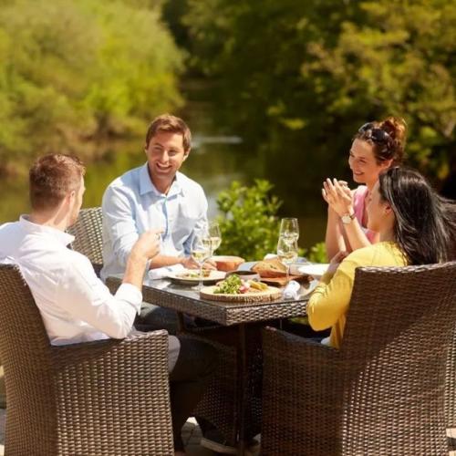 Newbridge on Usk河景